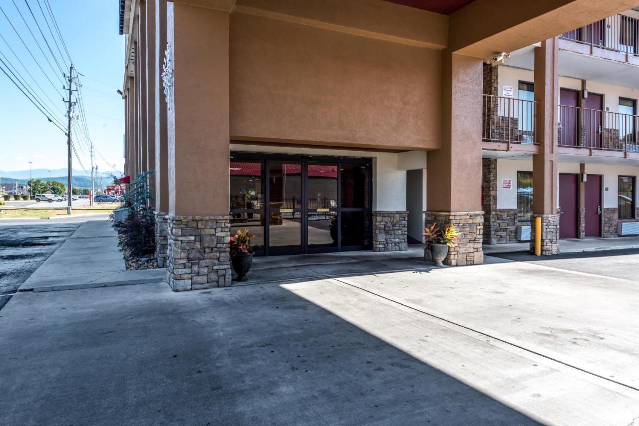 Red Roof Inn & Suites Pigeon Forge Parkway Exterior foto