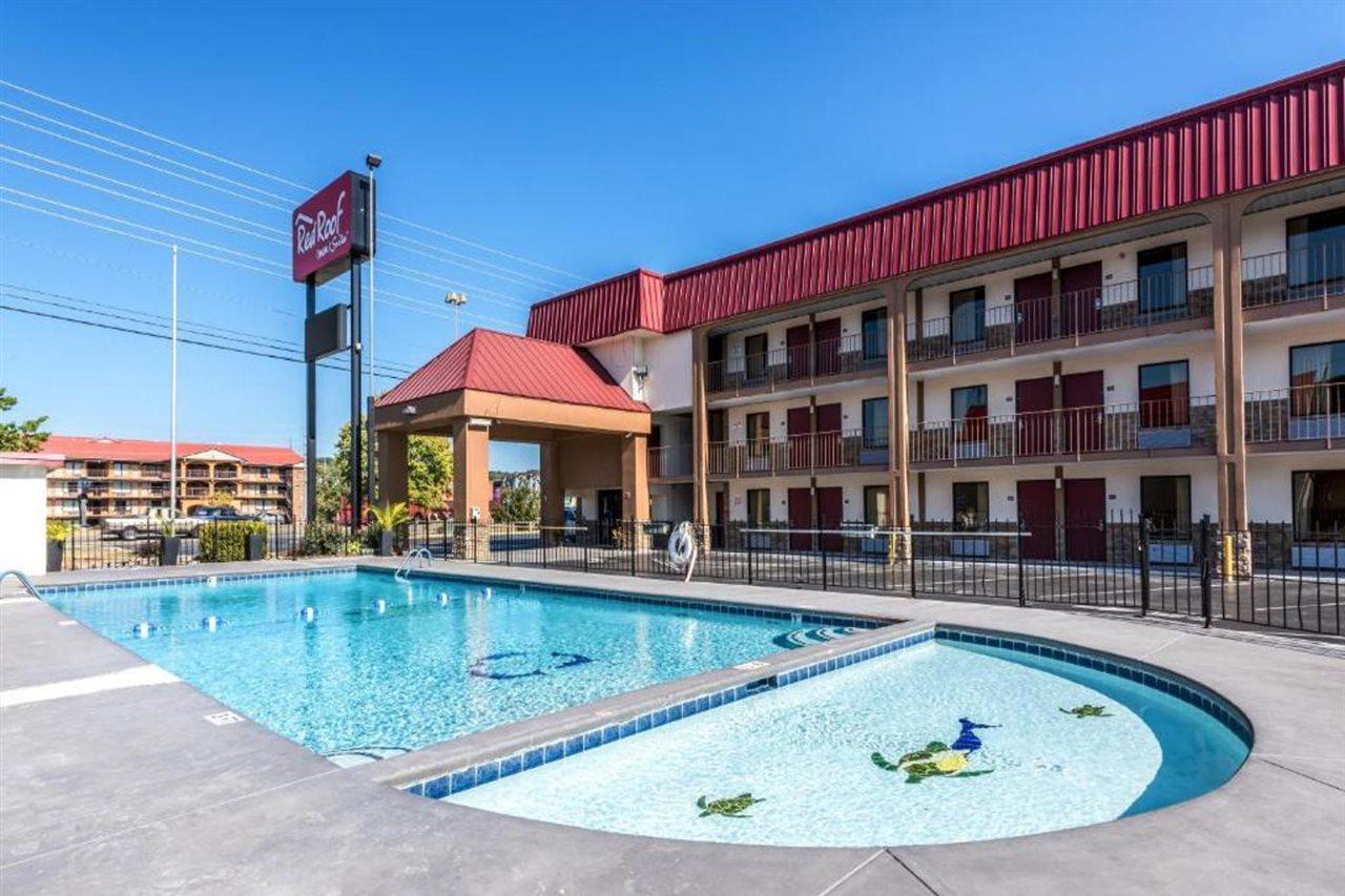 Red Roof Inn & Suites Pigeon Forge Parkway Exterior foto