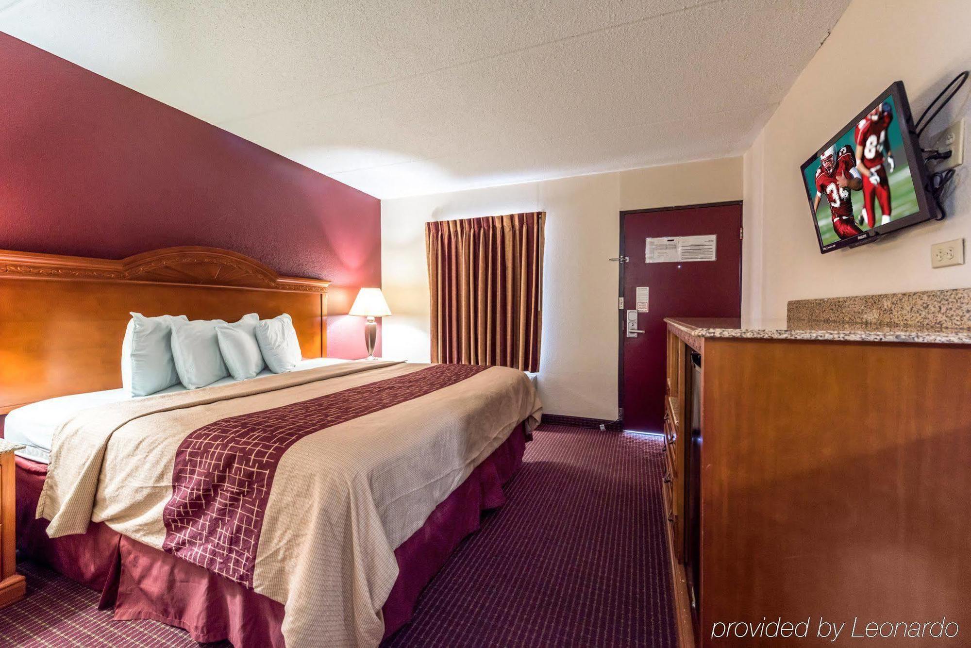 Red Roof Inn & Suites Pigeon Forge Parkway Exterior foto