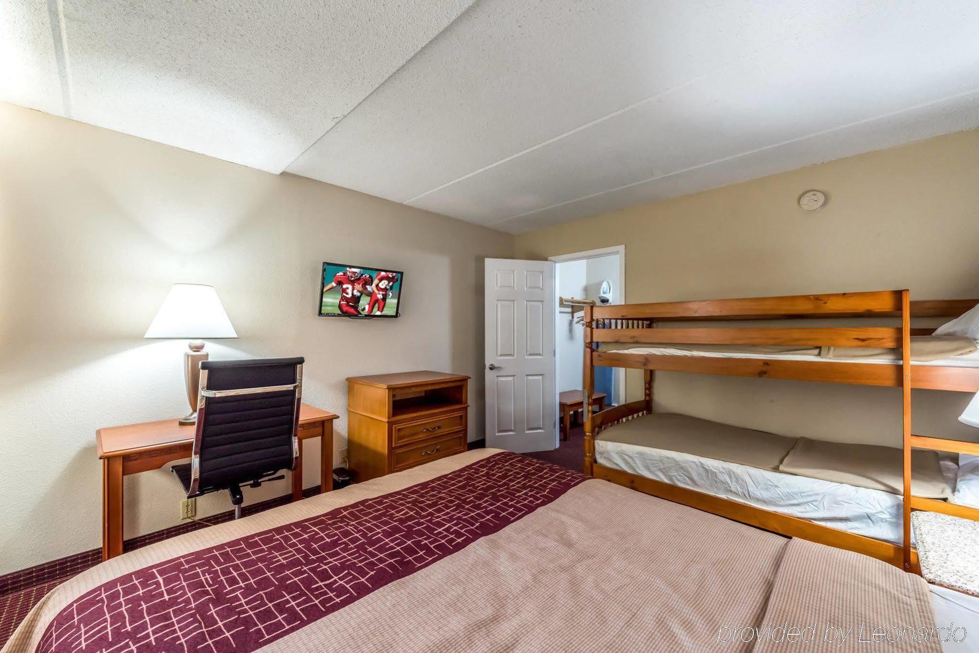 Red Roof Inn & Suites Pigeon Forge Parkway Exterior foto